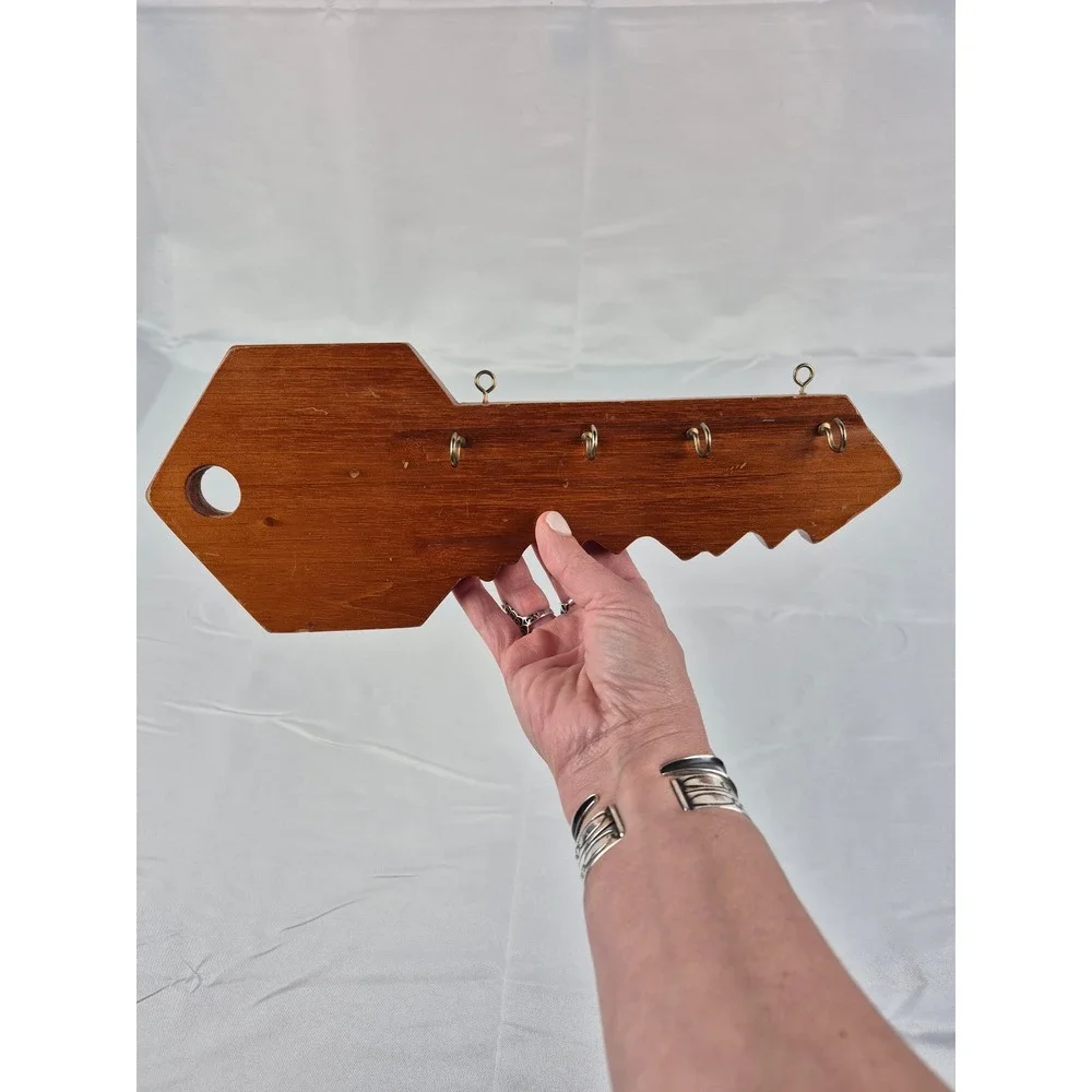 Vintage Rustic Wooden Giant Key Shaped Wall Mounted Key Holder 4 Hooks Entryway